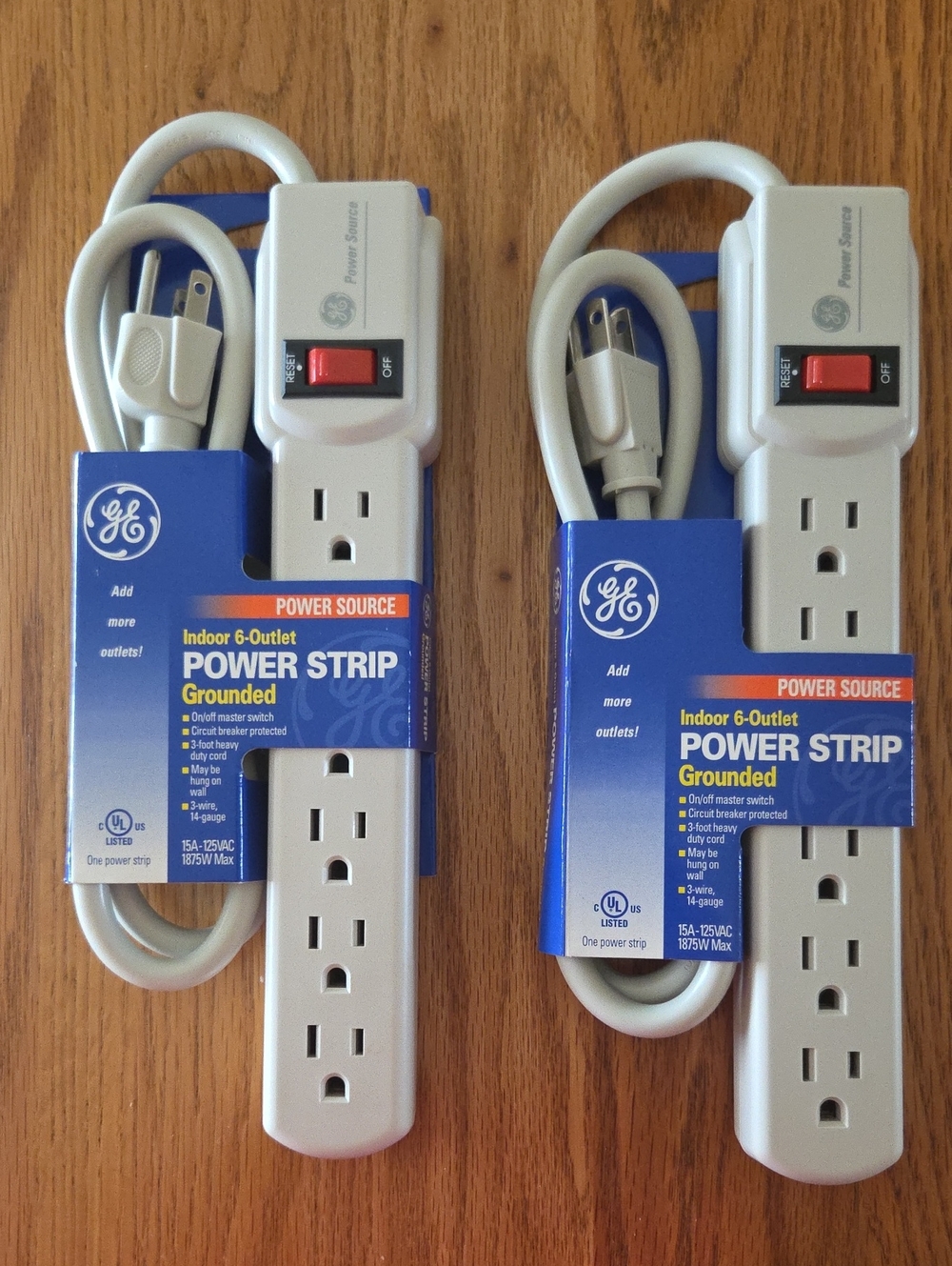 6-Outlet Indoor Grounded Power Strip with On/Off Switch - White